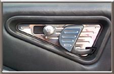 S-10 door lock/handle
